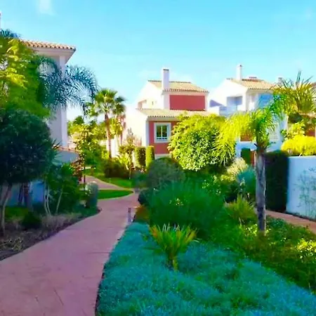 Cortijo Del Mar, *